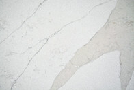 高い硬度のよごれ止めの白いCalacattaの水晶台所カウンタートップの石